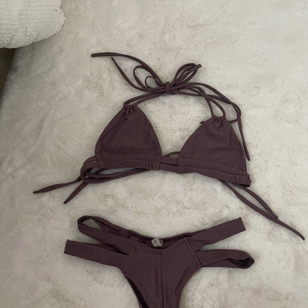 Montce mauve bikini top